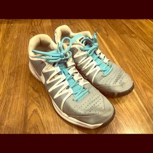 Nike Vapor Court sneakers